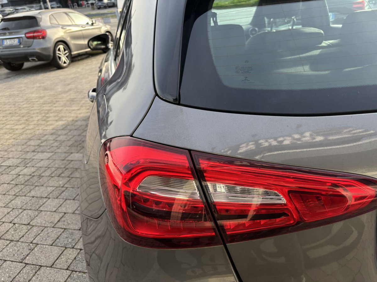 Mercedes-Benz Classe A 200 d Automatic Business (11)
