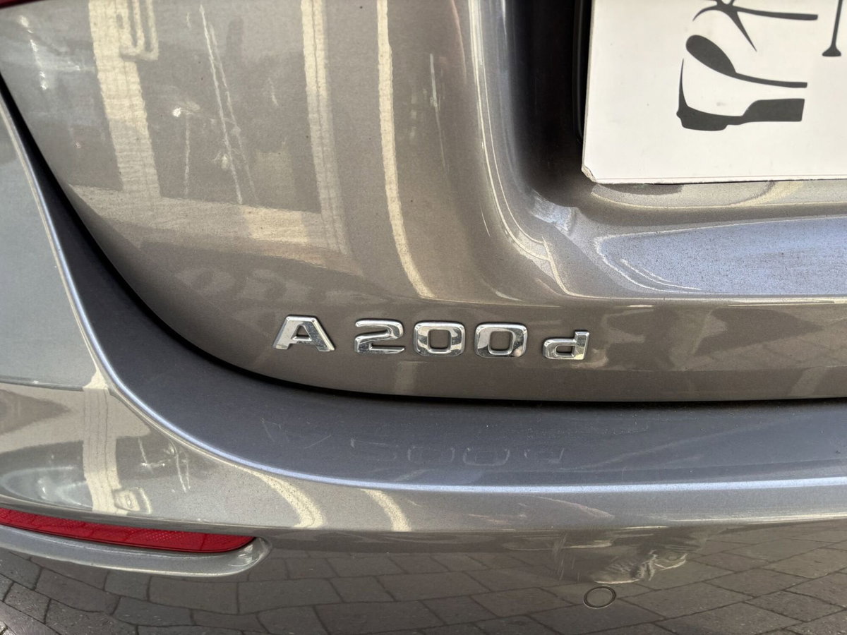 Mercedes-Benz Classe A 200 d Automatic Business (12)