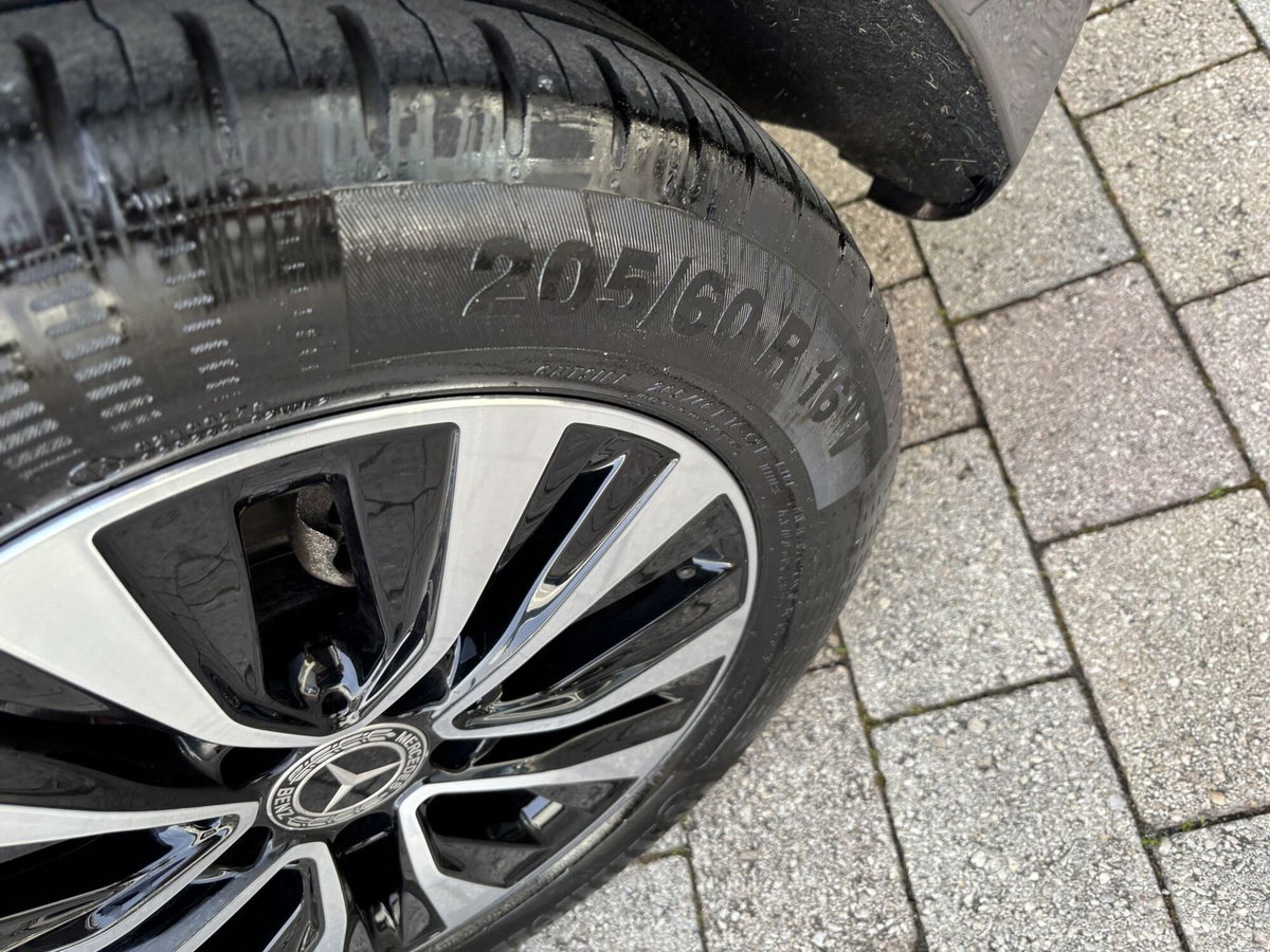 Mercedes-Benz Classe A 200 d Automatic Business (9)