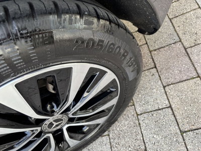 Mercedes-Benz Classe A 200 d Automatic Business (9)