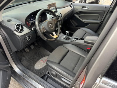 Mercedes-Benz Classe B 180 d Sport (5)