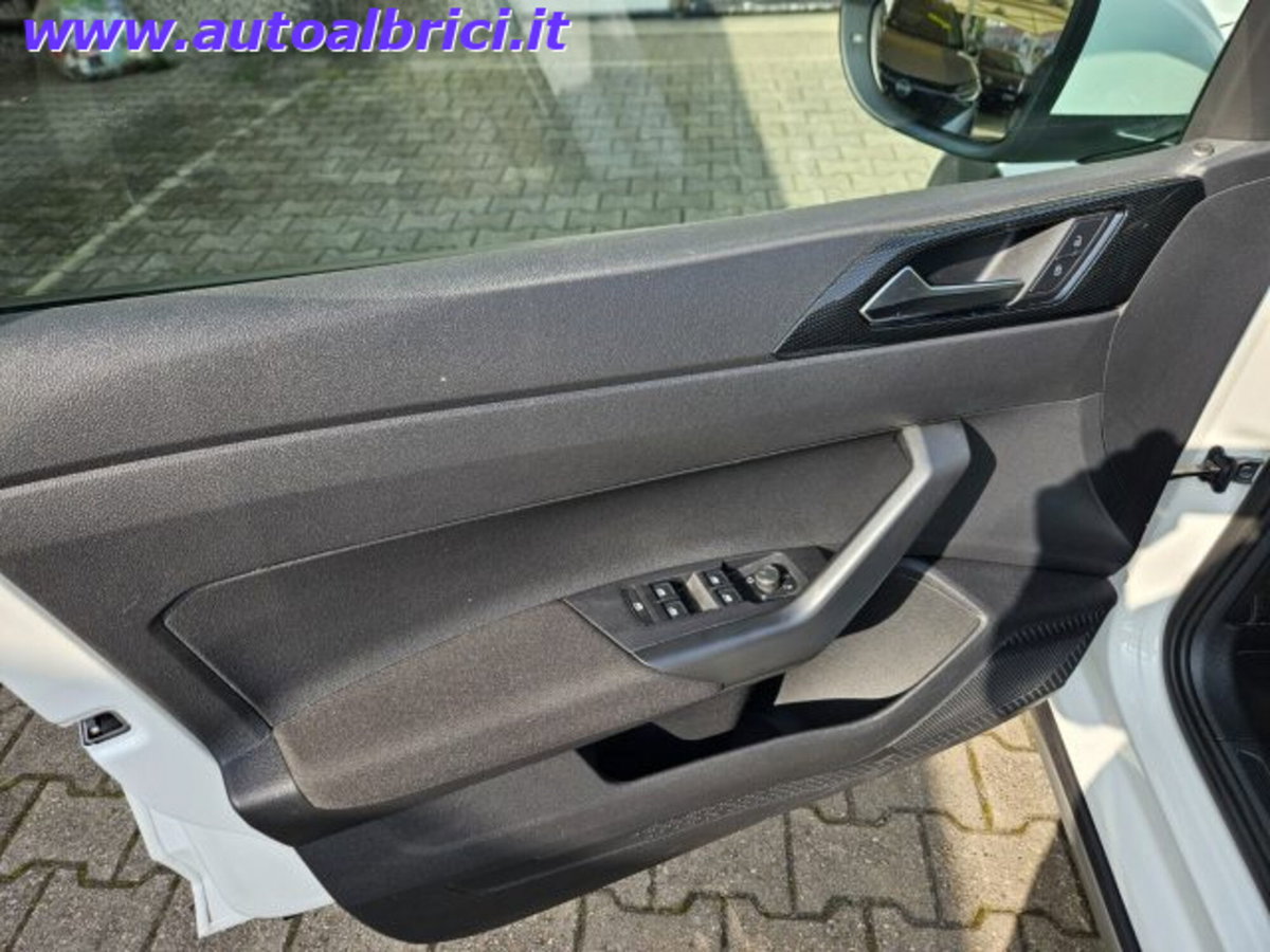 Volkswagen Taigo 1.0 tsi Life 115cv dsg (14)