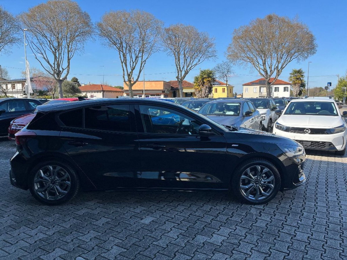 Ford Focus 1.5 EcoBlue 115 CV automatico 5p. ST-Line Style (4)
