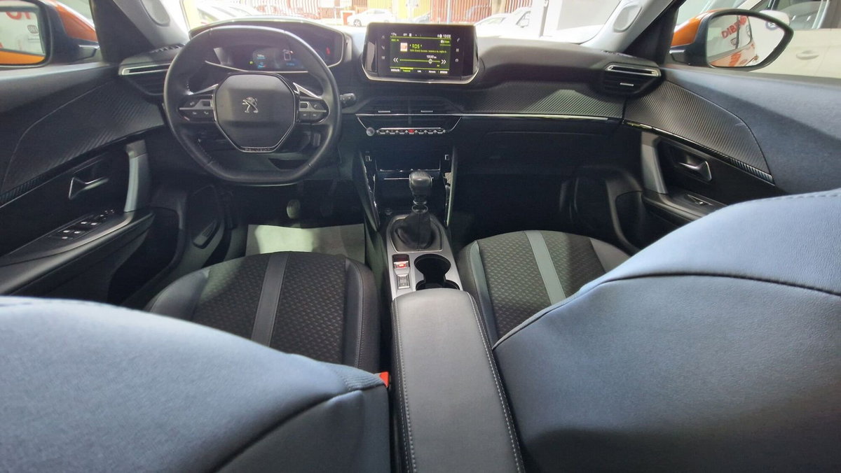 Peugeot 2008 BlueHDi 100 S&S Allure (10)