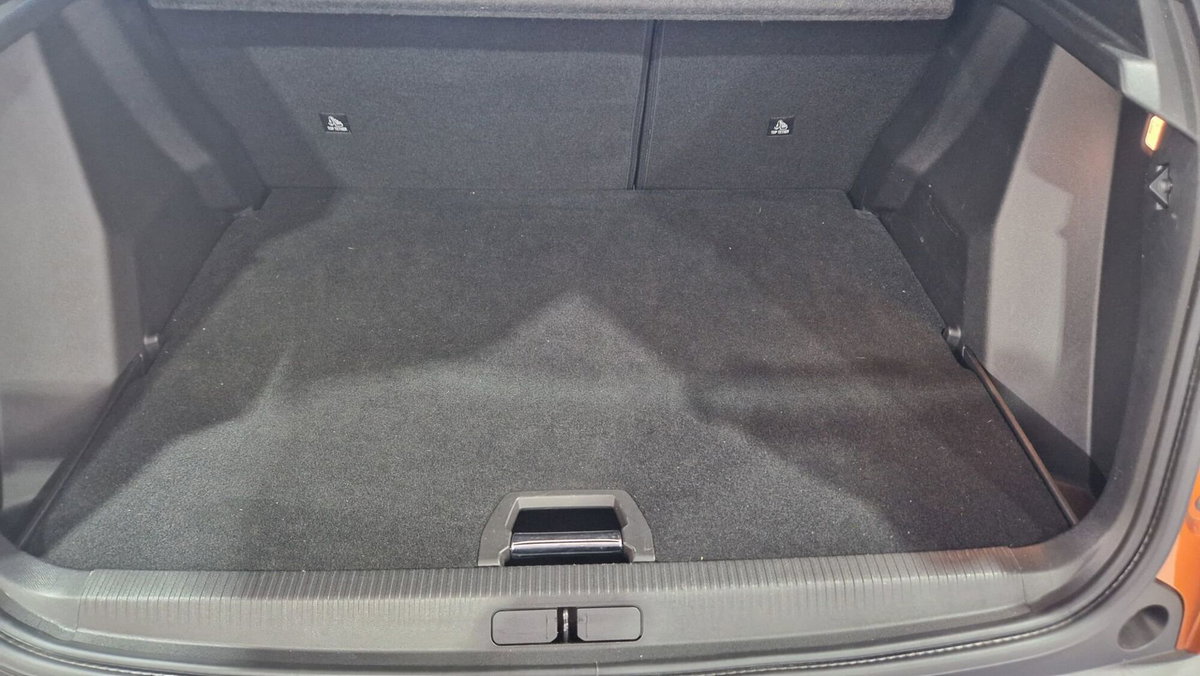 Peugeot 2008 BlueHDi 100 S&S Allure (11)