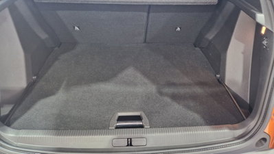 Peugeot 2008 BlueHDi 100 S&S Allure (11)