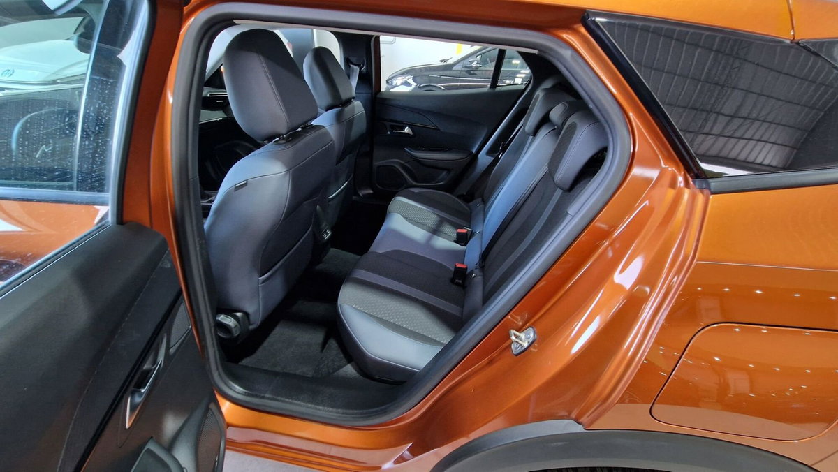 Peugeot 2008 BlueHDi 100 S&S Allure (9)