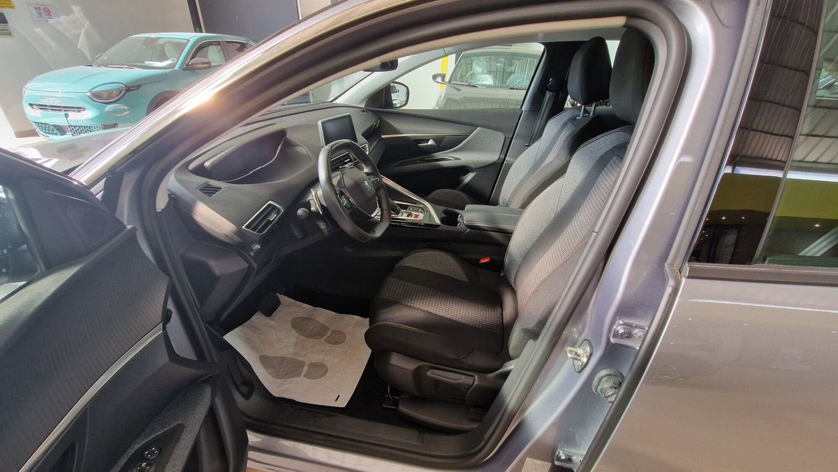 Peugeot 3008 BlueHDi 130 S&S EAT8 Active Pack (5)