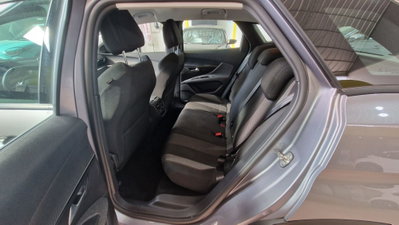 Peugeot 3008 BlueHDi 130 S&S EAT8 Active Pack (8)