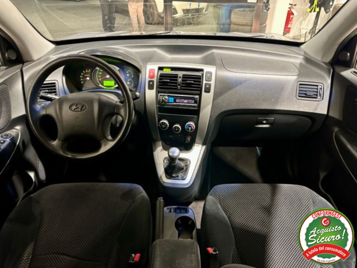 Hyundai Tucson 2.0 CRDi VGT Dynamic (10)