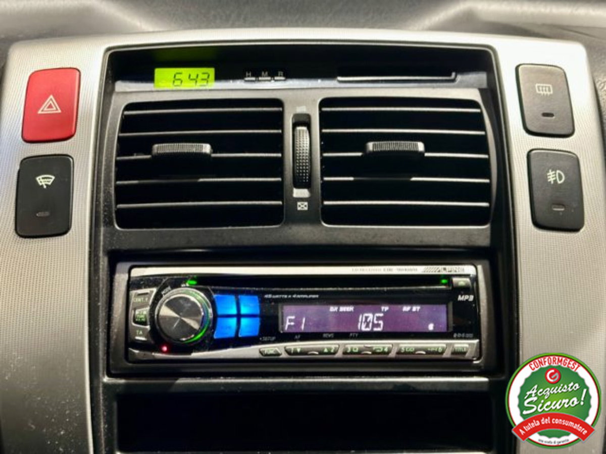 Hyundai Tucson 2.0 CRDi VGT Dynamic (12)