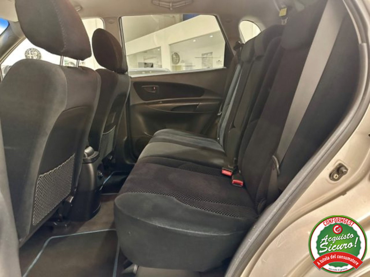 Hyundai Tucson 2.0 CRDi VGT Dynamic (17)