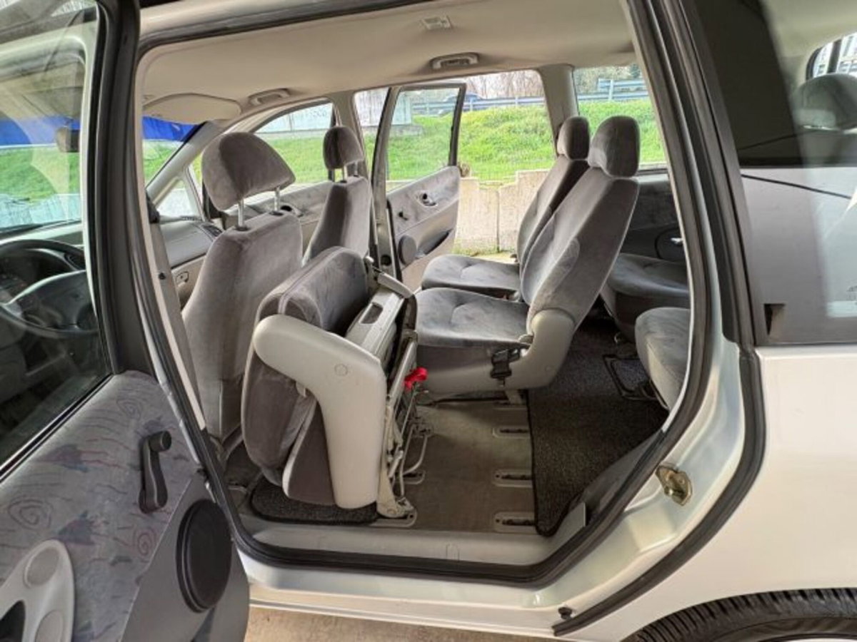 SEAT Alhambra TDI SE (14)