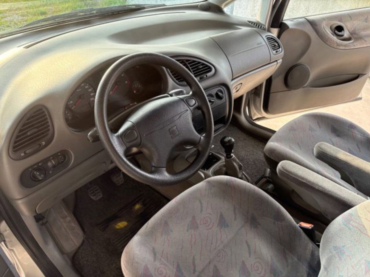 SEAT Alhambra TDI SE (15)