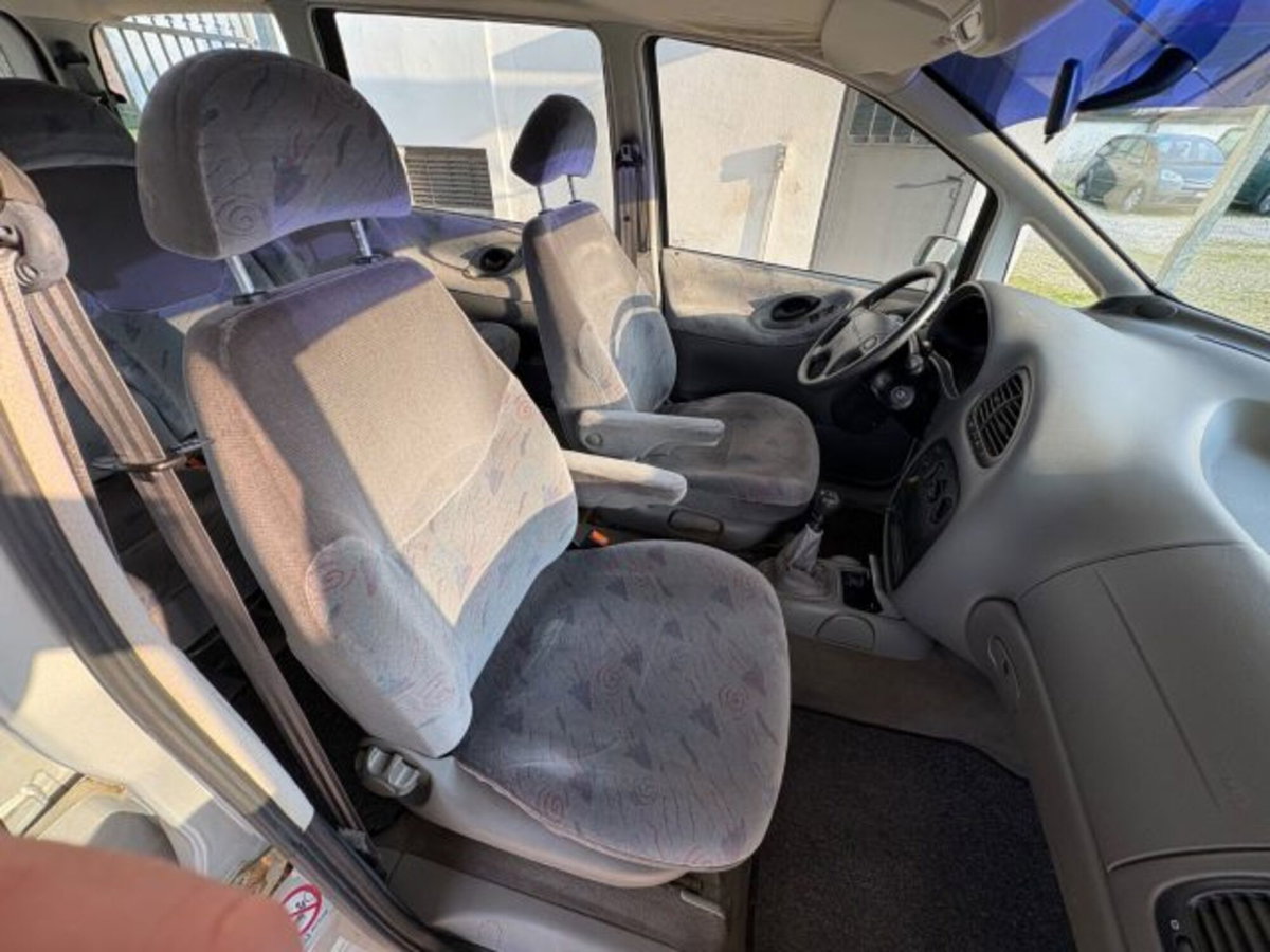 SEAT Alhambra TDI SE (8)