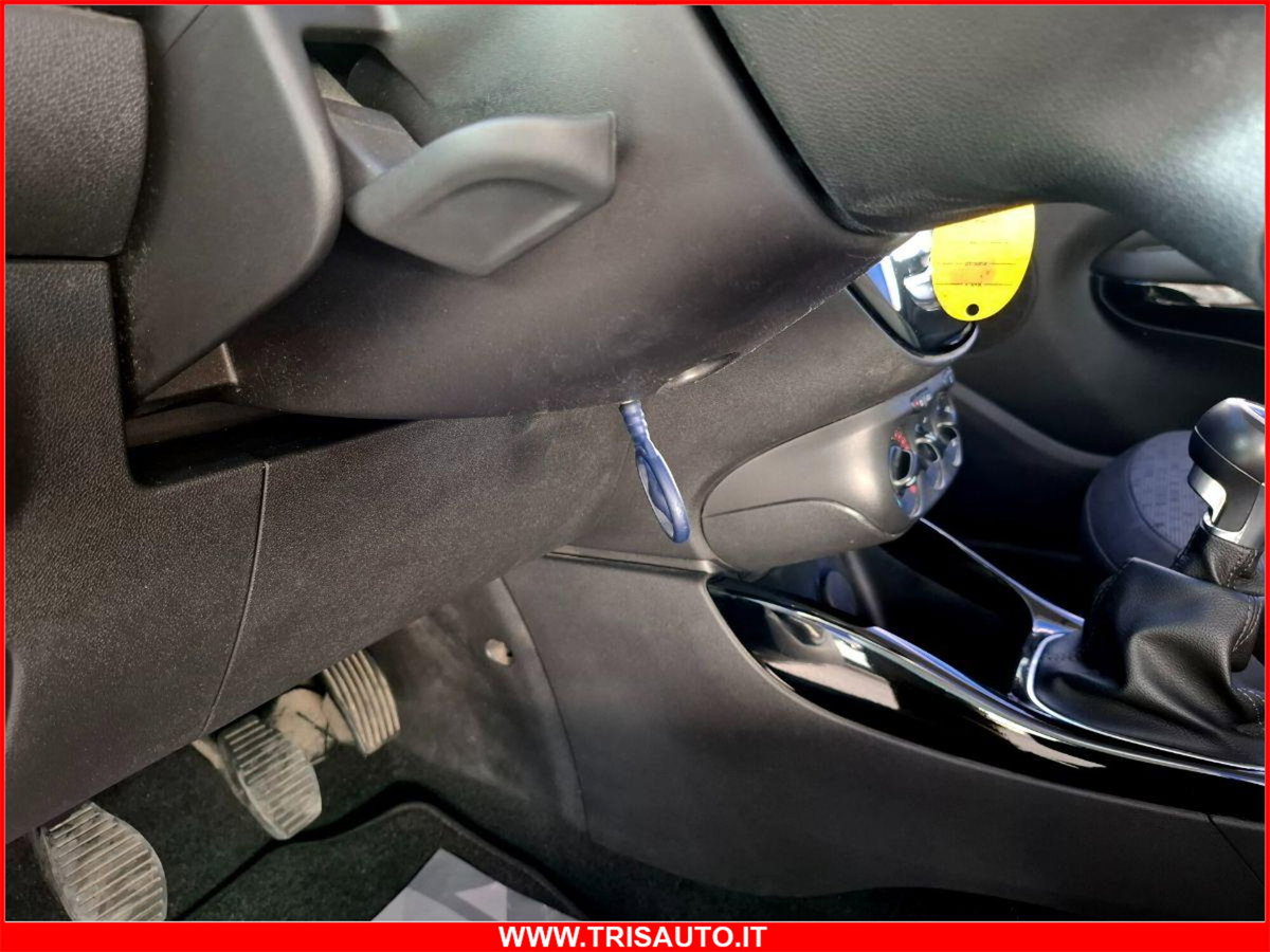 Opel Adam 1.2 70 CV (12)