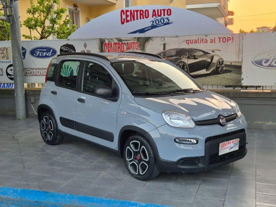 Fiat Panda 1.0 FireFly S&S Hybrid City Cross usata