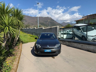Renault Laguna 2.0 dCi 150CV 4Control (2)