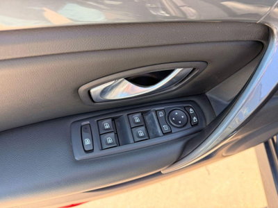 Renault Laguna 2.0 dCi 150CV 4Control (12)