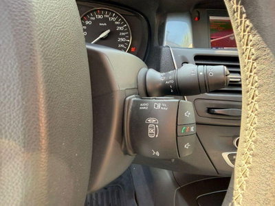 Renault Laguna 2.0 dCi 150CV 4Control (14)
