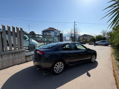 Renault Laguna 2.0 dCi 150CV 4Control (4)