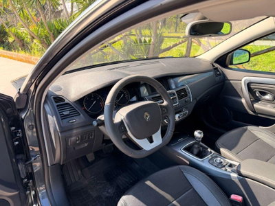 Renault Laguna 2.0 dCi 150CV 4Control (7)