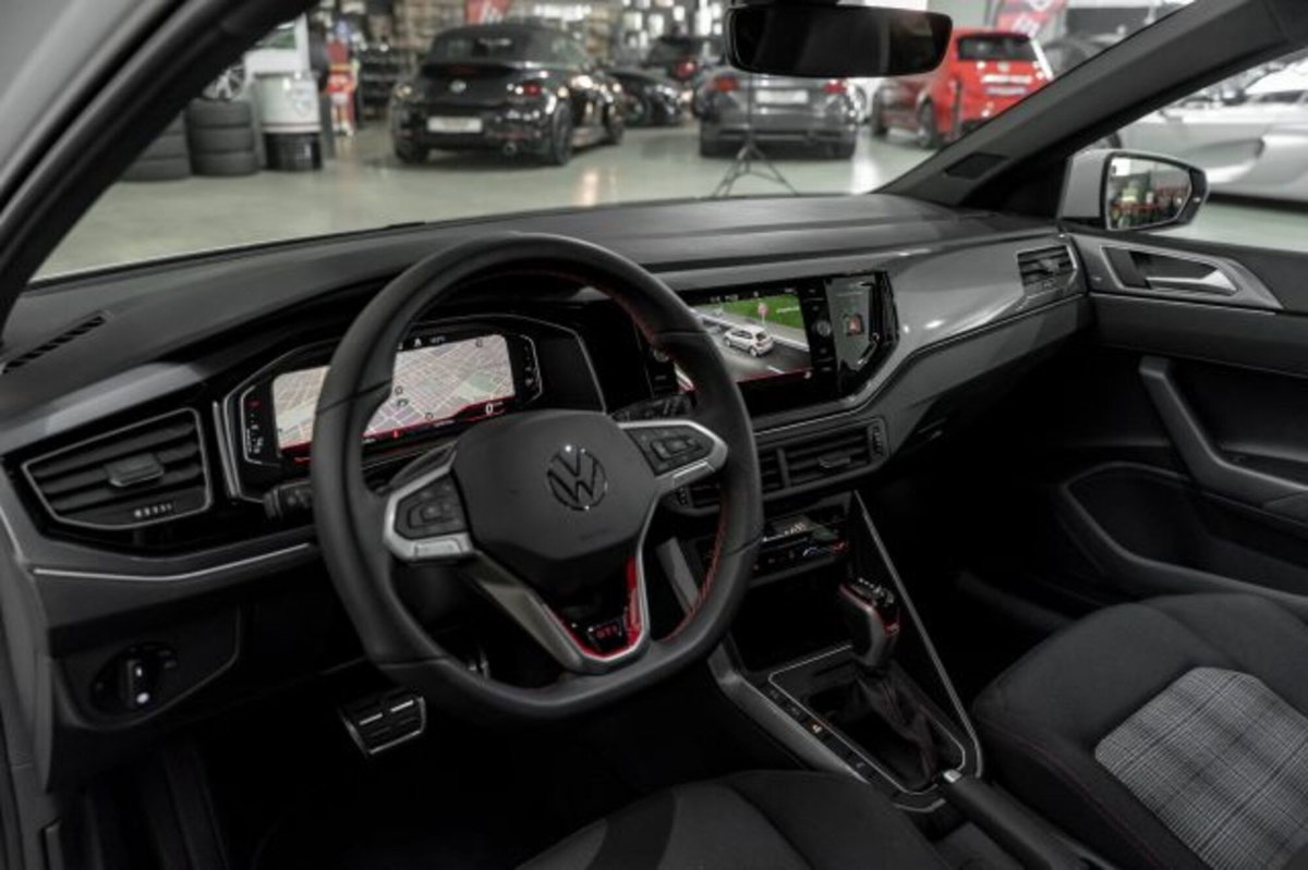 Volkswagen Polo 2.0 tsi GTI dsg (19)