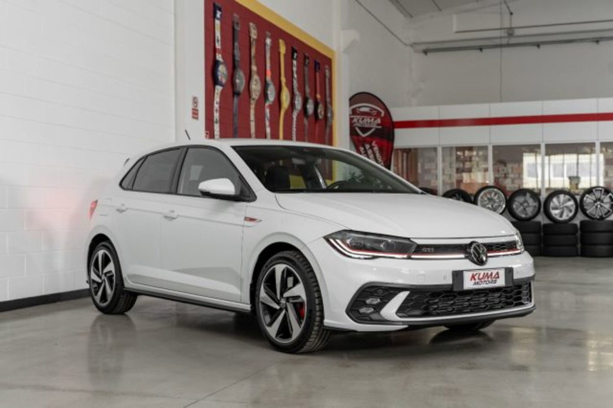 Volkswagen Polo 2.0 tsi GTI dsg (7)