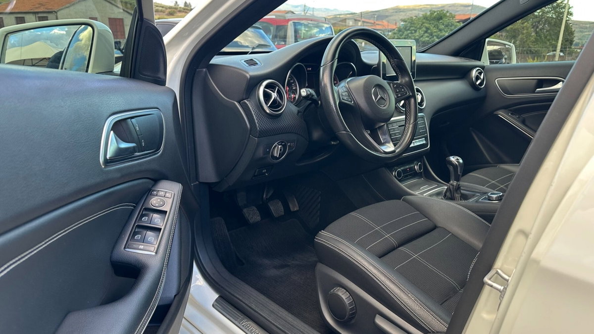 Mercedes-Benz Classe A 200 d Sport (5)