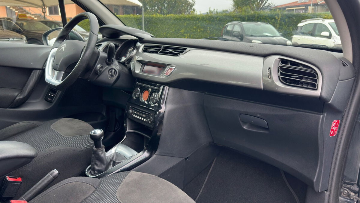 Citroen C3 1.4 HDi 70 Exclusive (10)