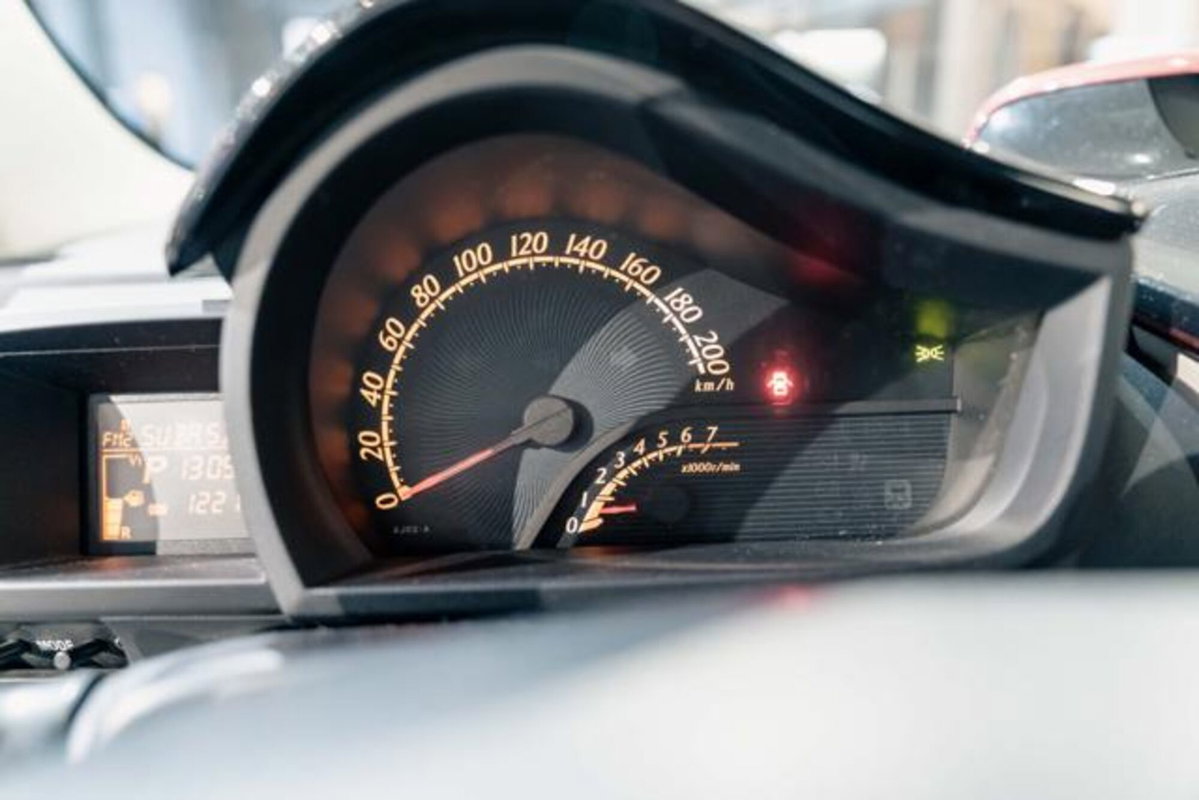 Toyota iQ 1.3 CVT Style (12)