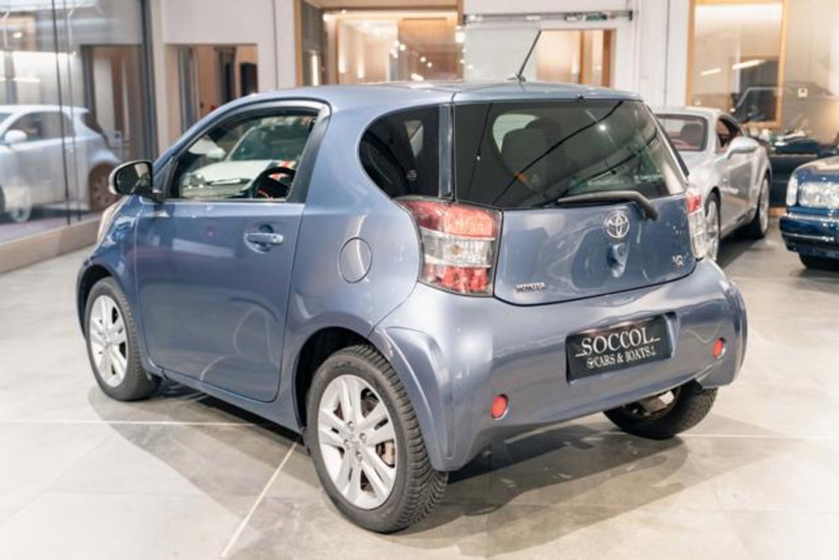 Toyota iQ 1.3 CVT Style (5)