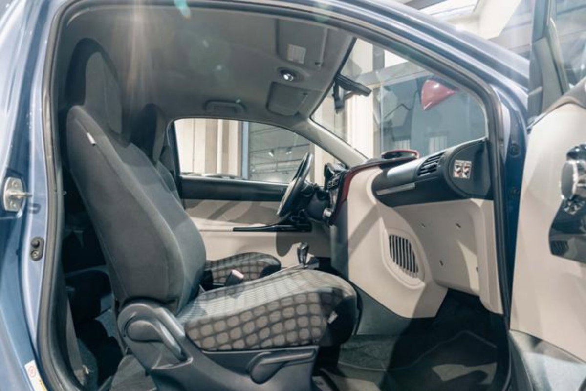 Toyota iQ 1.3 CVT Style (7)