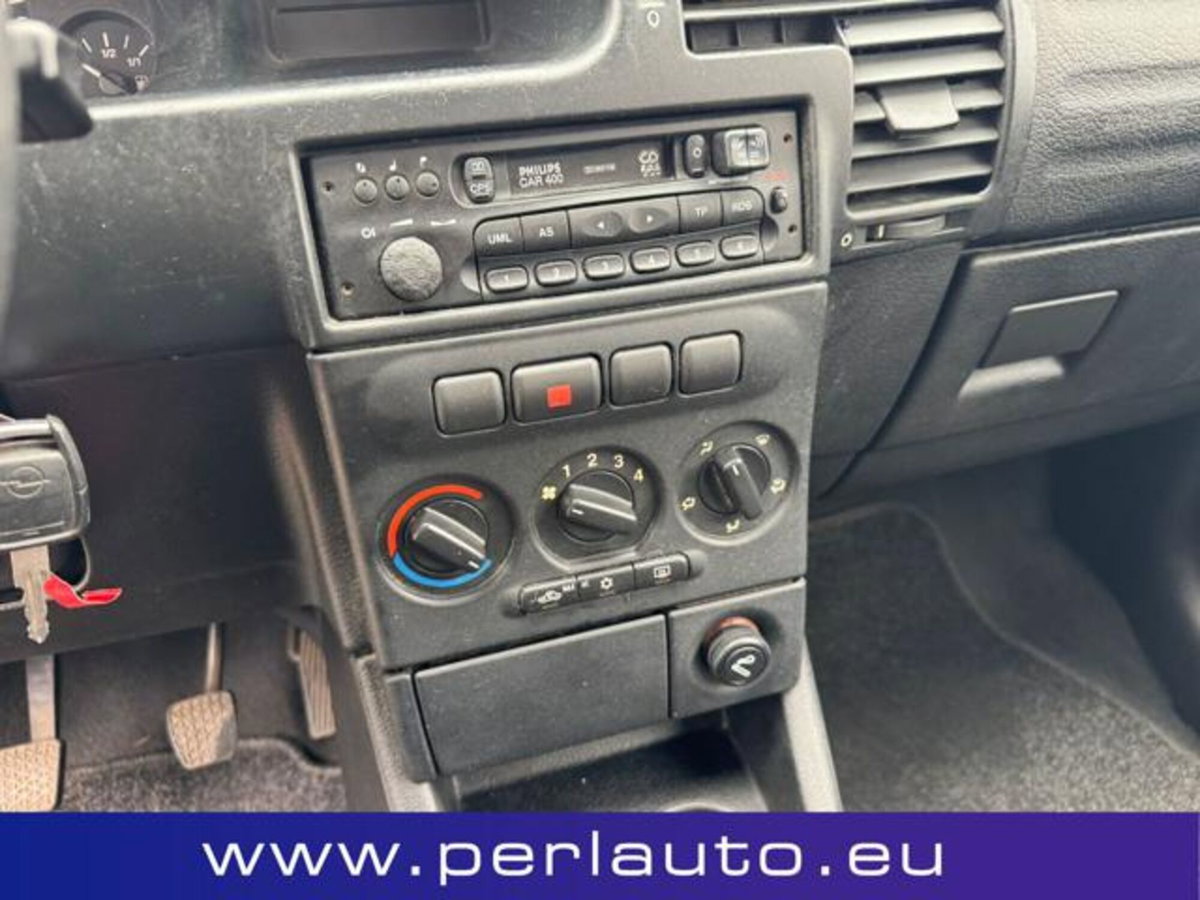 Opel Zafira 16V cat CD (10)