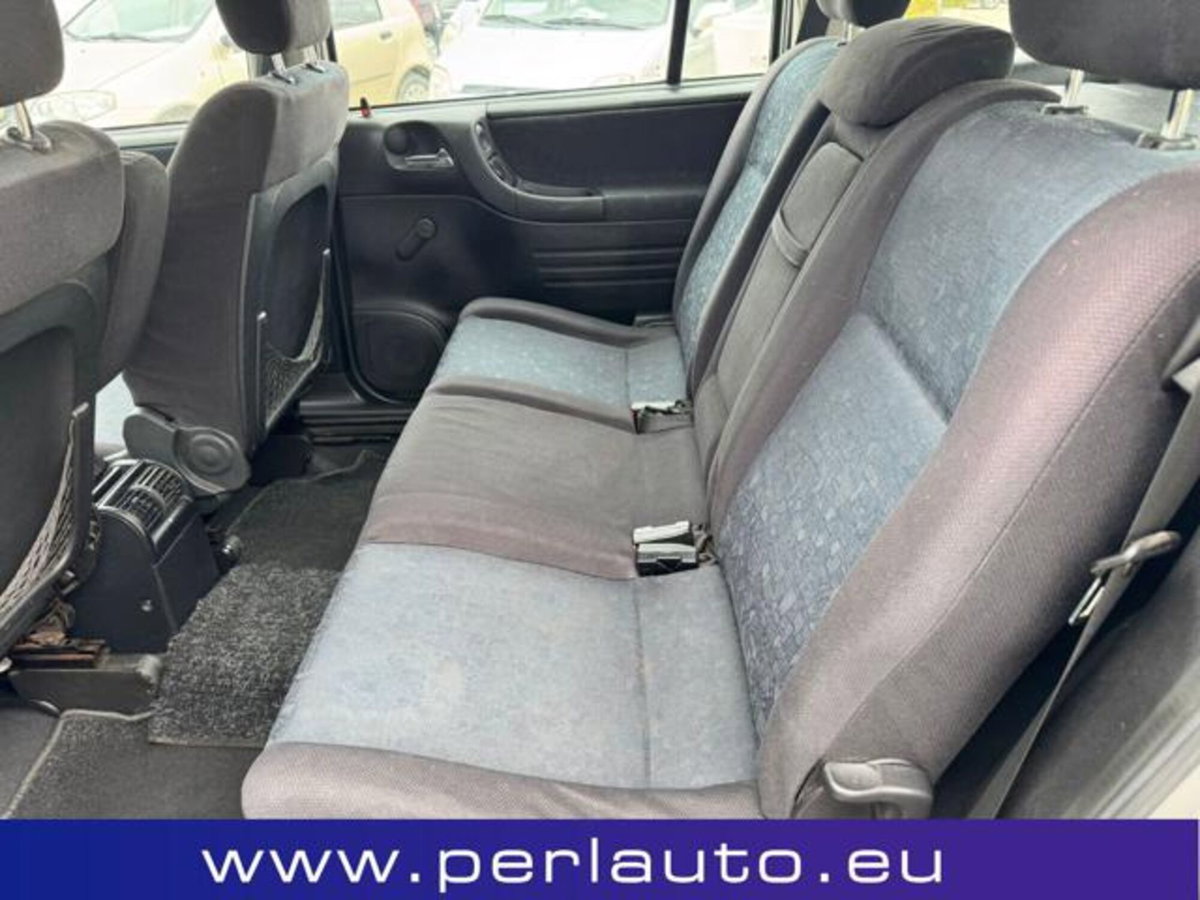 Opel Zafira 16V cat CD (13)
