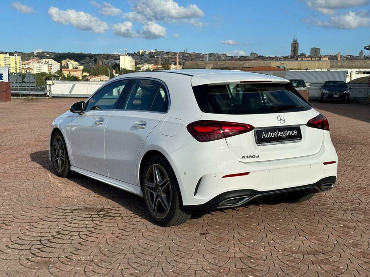 Mercedes-Benz Classe A 180 d Premium (4)