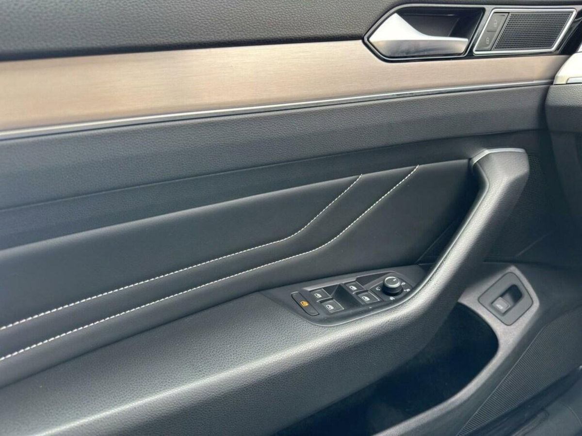 Volkswagen Passat 2.0 TDI SCR EVO DSG Executive (11)