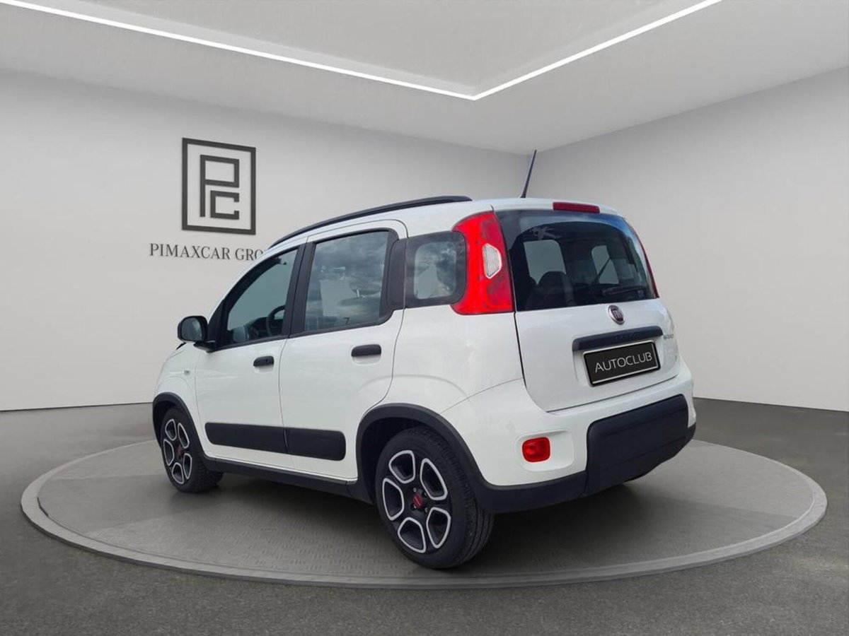 Fiat Panda 1.0 FireFly S&S Hybrid City Cross (4)