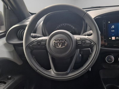 Toyota Aygo X 1.0 Active 72cv (14)