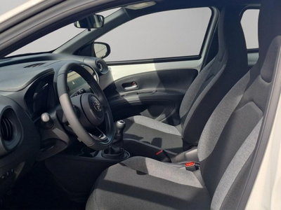 Toyota Aygo X 1.0 Active 72cv (15)