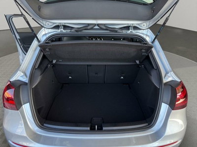 Mercedes-Benz Classe A 180 d Premium (11)