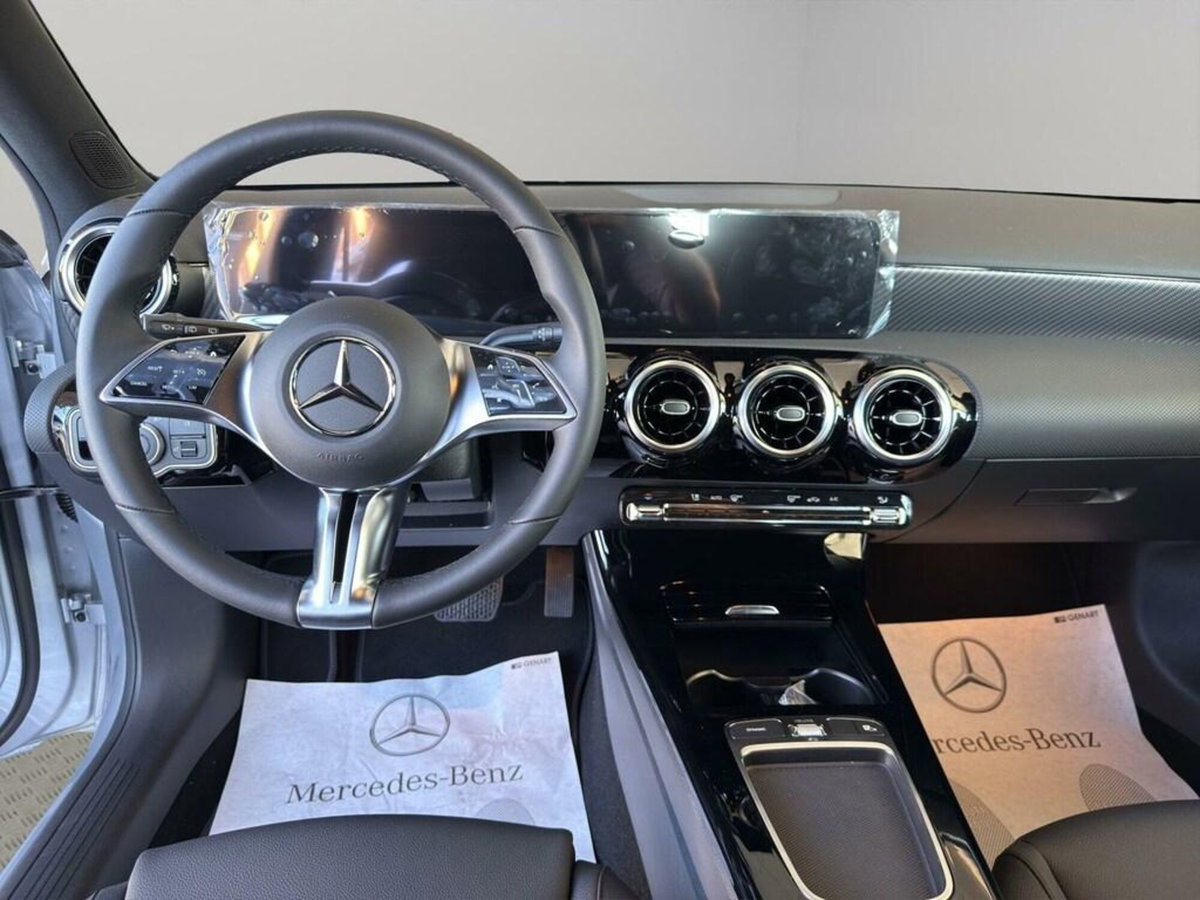 Mercedes-Benz Classe A 180 d Premium (12)