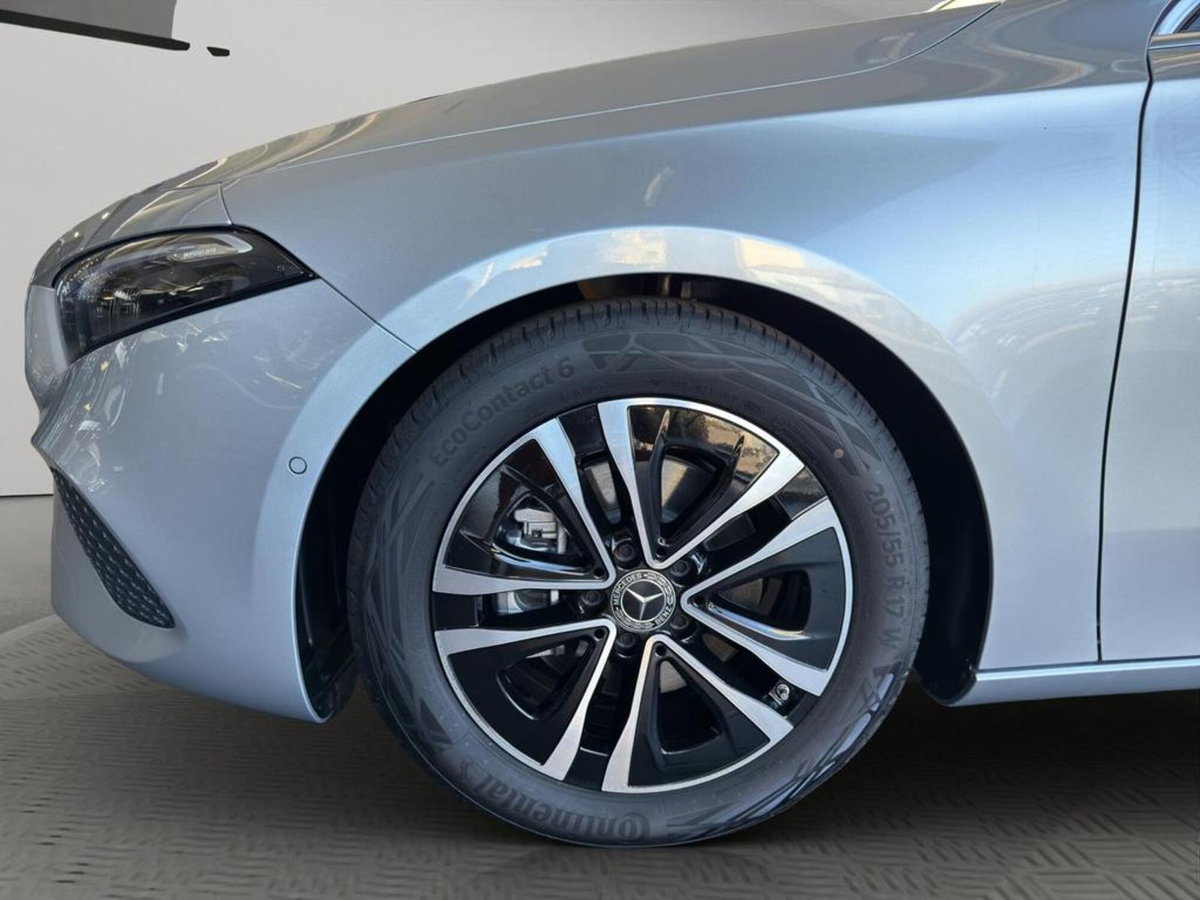 Mercedes-Benz Classe A 180 d Premium (13)