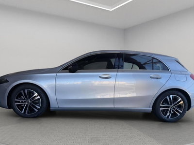Mercedes-Benz Classe A 180 d Premium (7)