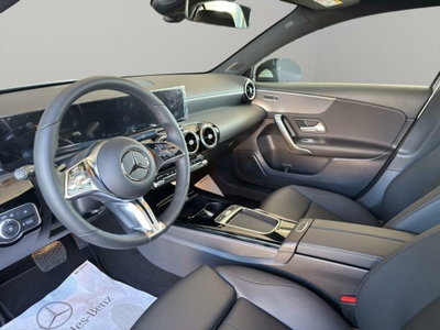 Mercedes-Benz Classe A 180 d Premium (9)