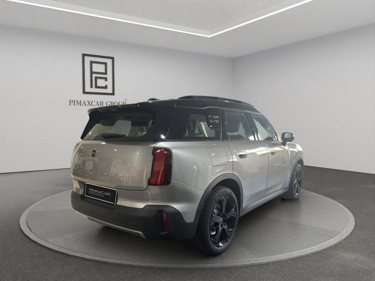 MINI Mini Countryman 1.5 48V C Classic auto (3)
