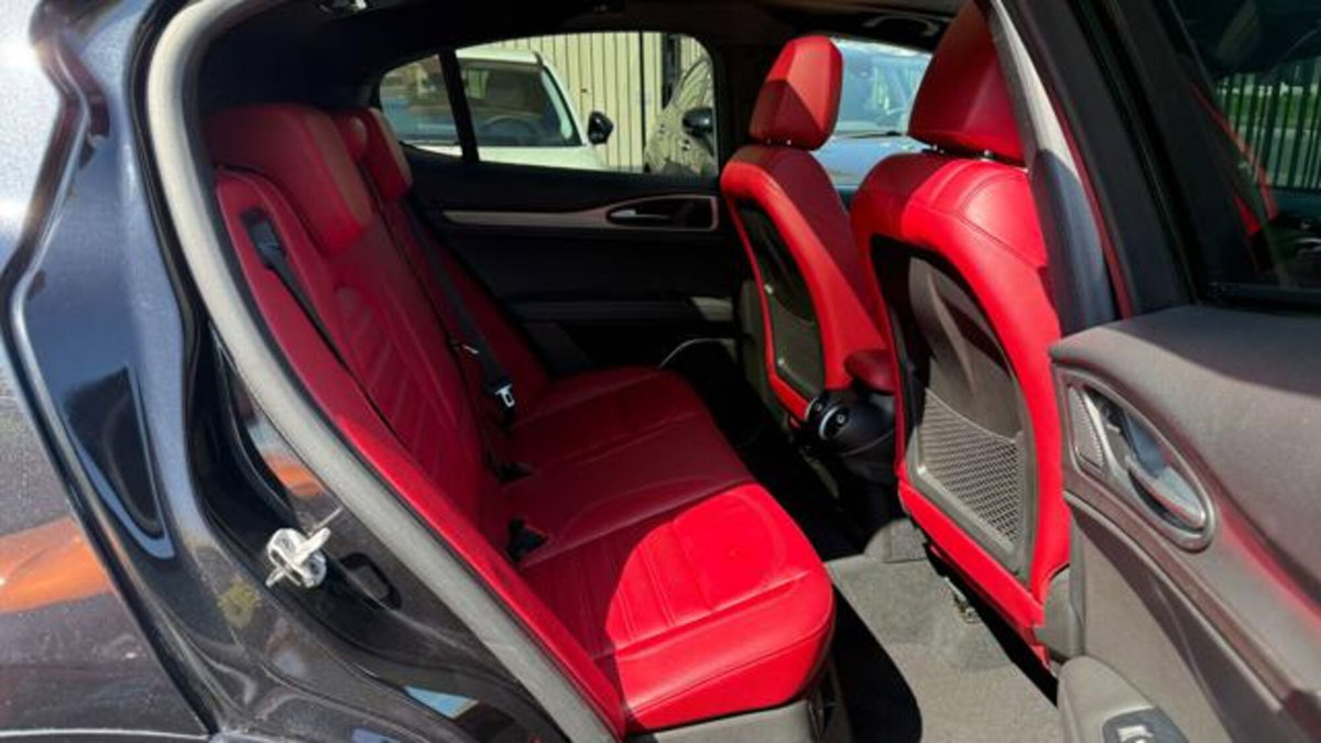 Alfa Romeo Stelvio Stelvio 2.2 Turbodiesel 210 CV AT8 Q4 Veloce Tì (16)