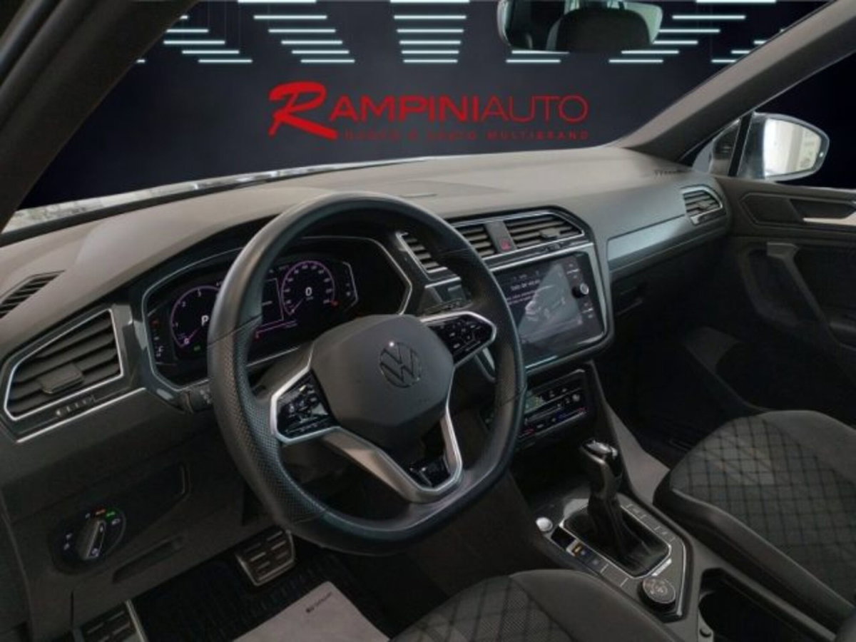 Volkswagen Tiguan 2.0 TDI 150 CV SCR DSG 4MOTION R-Line (15)