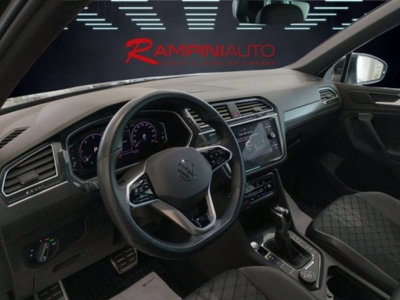 Volkswagen Tiguan 2.0 TDI 150 CV SCR DSG 4MOTION R-Line (15)