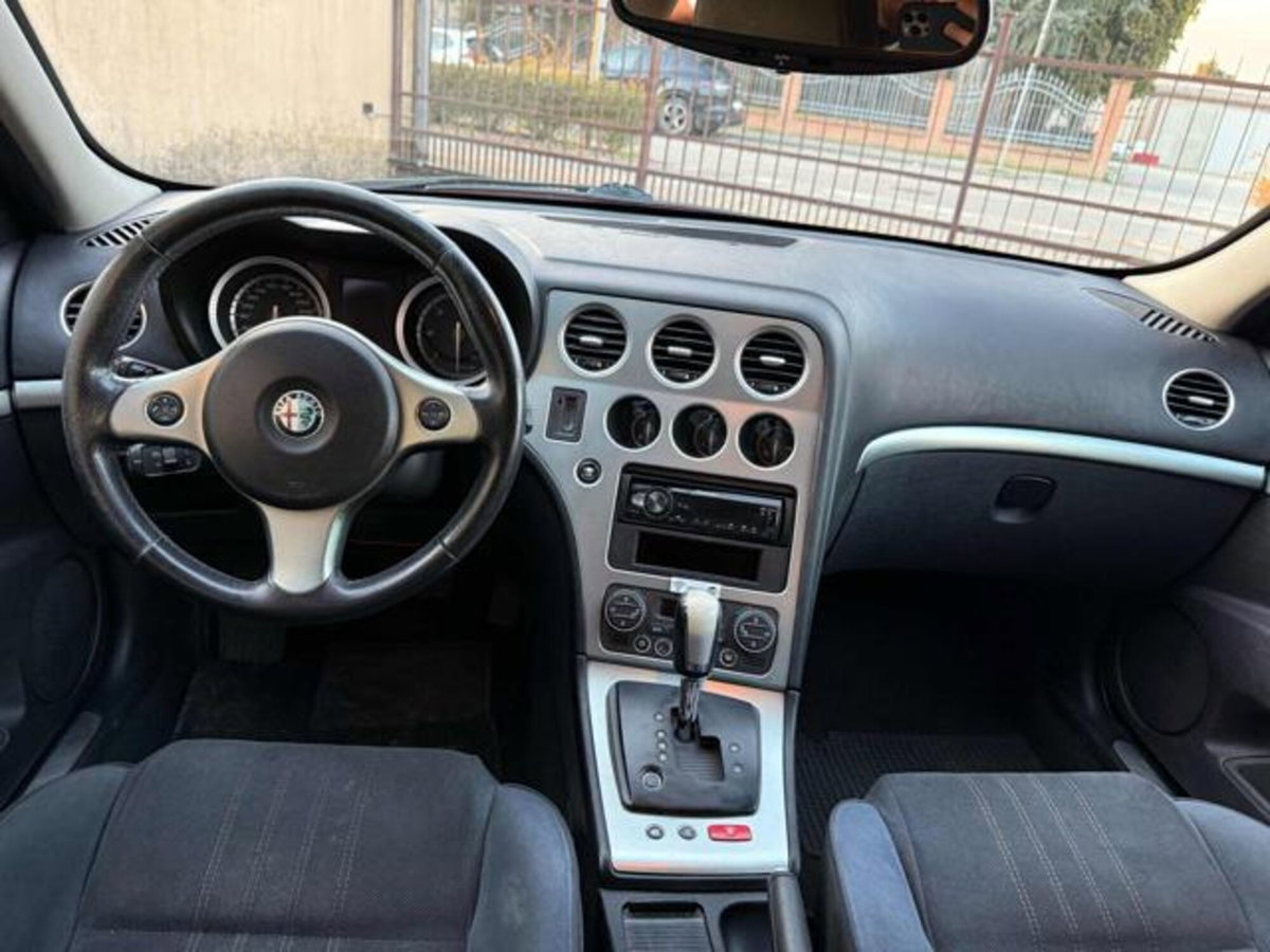 Alfa Romeo 159 SportWagon 1.9 JTDm 150CV Sportwagon Distinctive Q-Tronic (14)